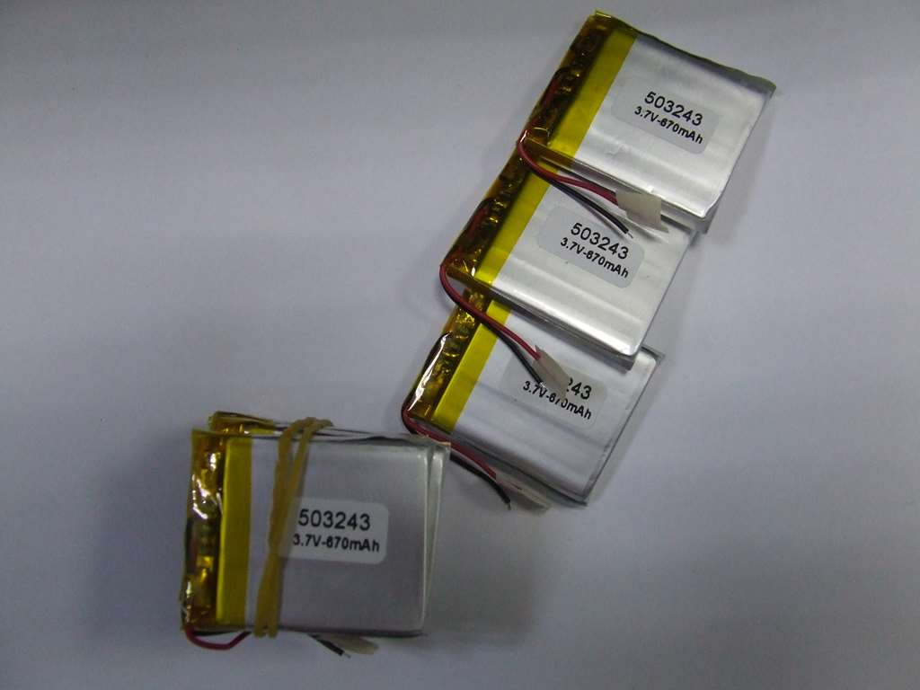BATTERIA AI POLIMERI DI LITIO 43 X 32 X 5 MM 3,7 V 670 MAH BATTERIA AI POLIMERI DI LITIO 43 X 32 X 5 MM 3,7 V 670 MAH