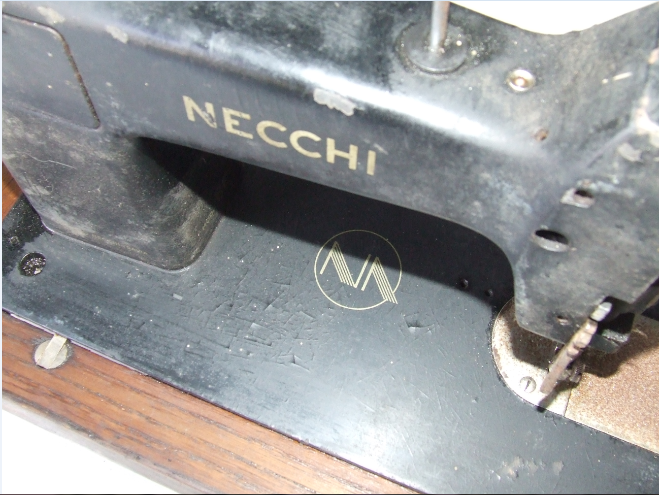 NECCHI MACCHINA PER CUCIRE DA RESTAURARE