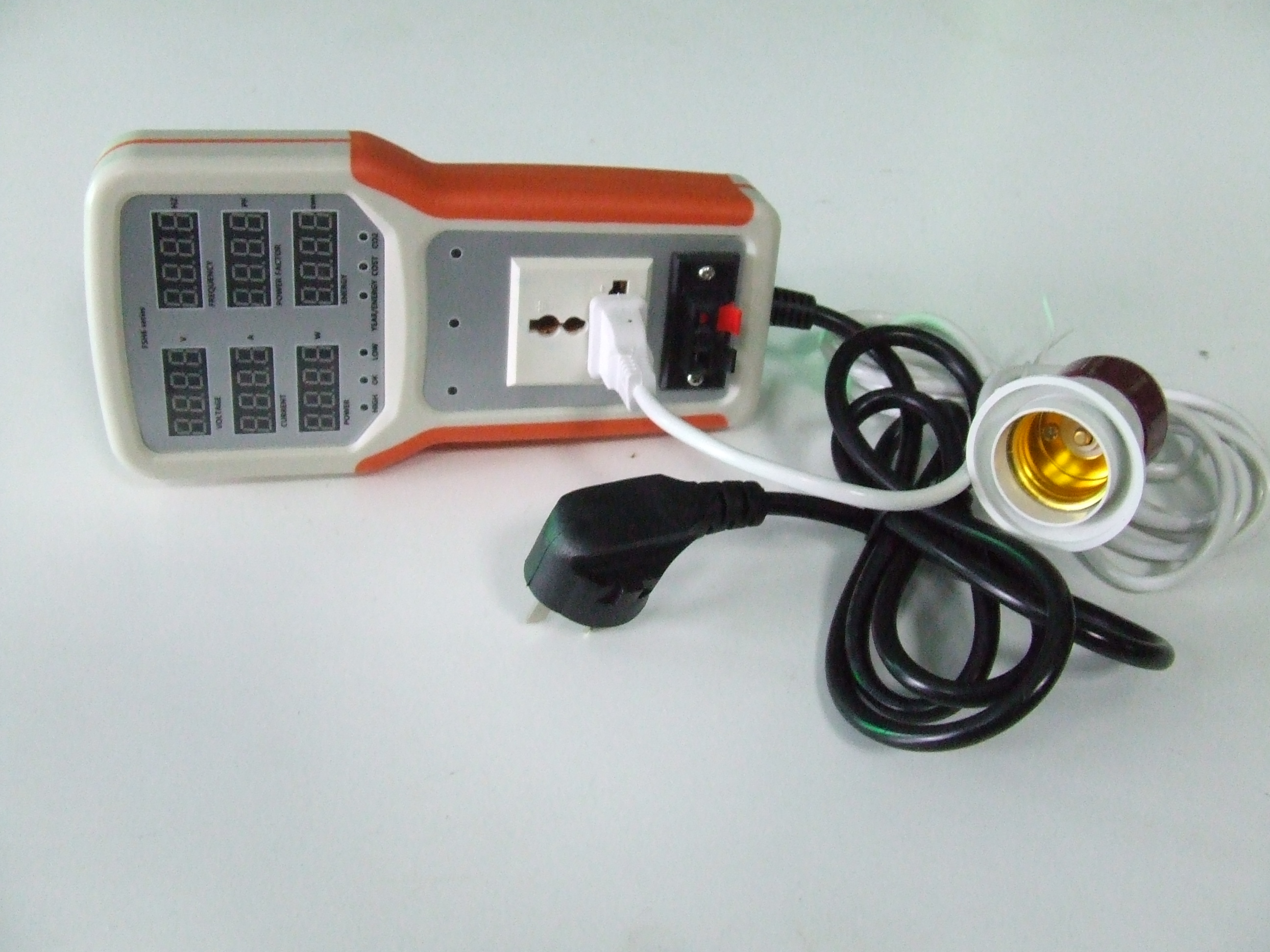 TESTER DIGITALE 6 FUNZIONI MISURATORE DI WATT-VOLT-CORRENTE-FREQ TESTER DIGITALE 6 FUNZIONI MISURATORE DI WATT-VOLT-CORRENTE-FREQ