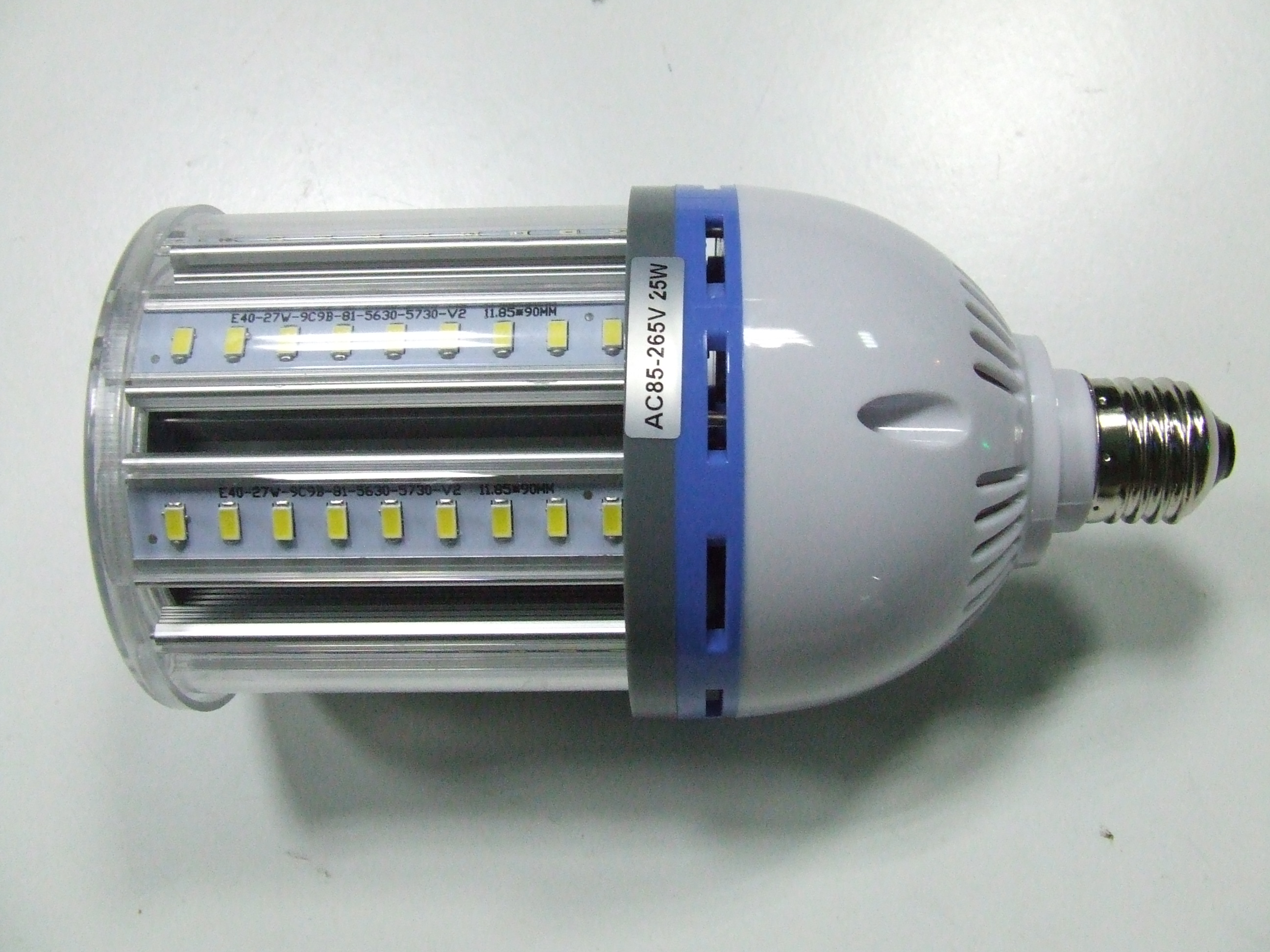 LAMPADA LED 6500 KELVIN 25 WATT AC 220 VOLT