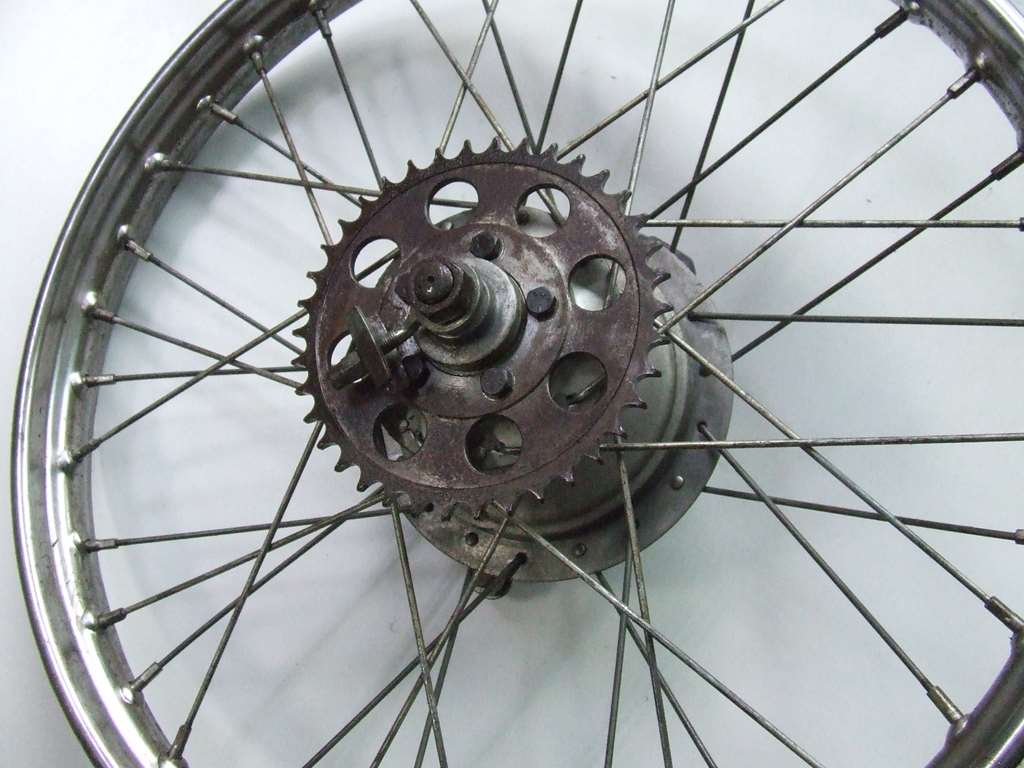 MIVAL 125 N55 MOTO EPOCA RUOTA POSTERIORE ORIGINALE USATO MIVAL 125 N55 MOTO EPOCA RUOTA POSTERIORE ORIGINALE USATO