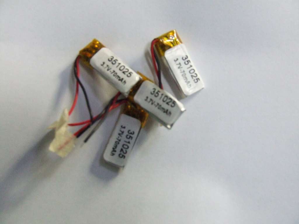 BATTERIA AI POLIMERI DI LITIO 25 X 10 X 3,5 MM 3,7 V 70 MAH