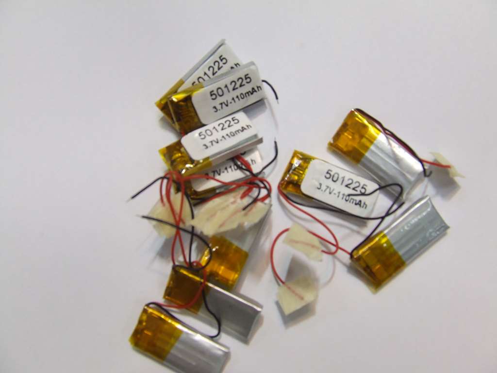 BATTERIA AI POLIMERI DI LITIO 25 X 22 X 5 MM 3,7 V 110 MAH BATTERIA AI POLIMERI DI LITIO 25 X 22 X 5 MM 3,7 V 110 MAH