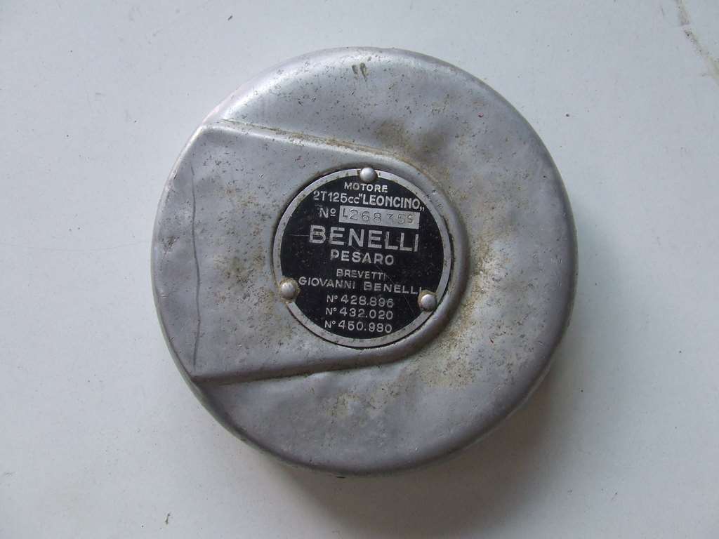 BENELLI LEONCINO 125 CC 2TS 1956 CARTER COPRI VOLANO USATO BENELLI LEONCINO 125 CC 2TS 1956 CARTER COPRI VOLANO USATO
