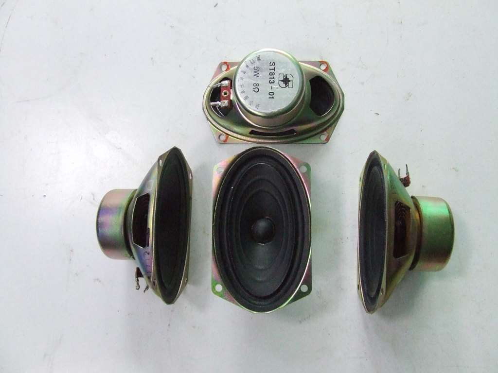 ALTOPARLANTE AMAGNETICO OVALE KIT 4 PEZZI 8 OHM 5W 78X128 MM ALTOPARLANTE AMAGNETICO OVALE KIT 4 PEZZI 8 OHM 5W 78X128 MM
