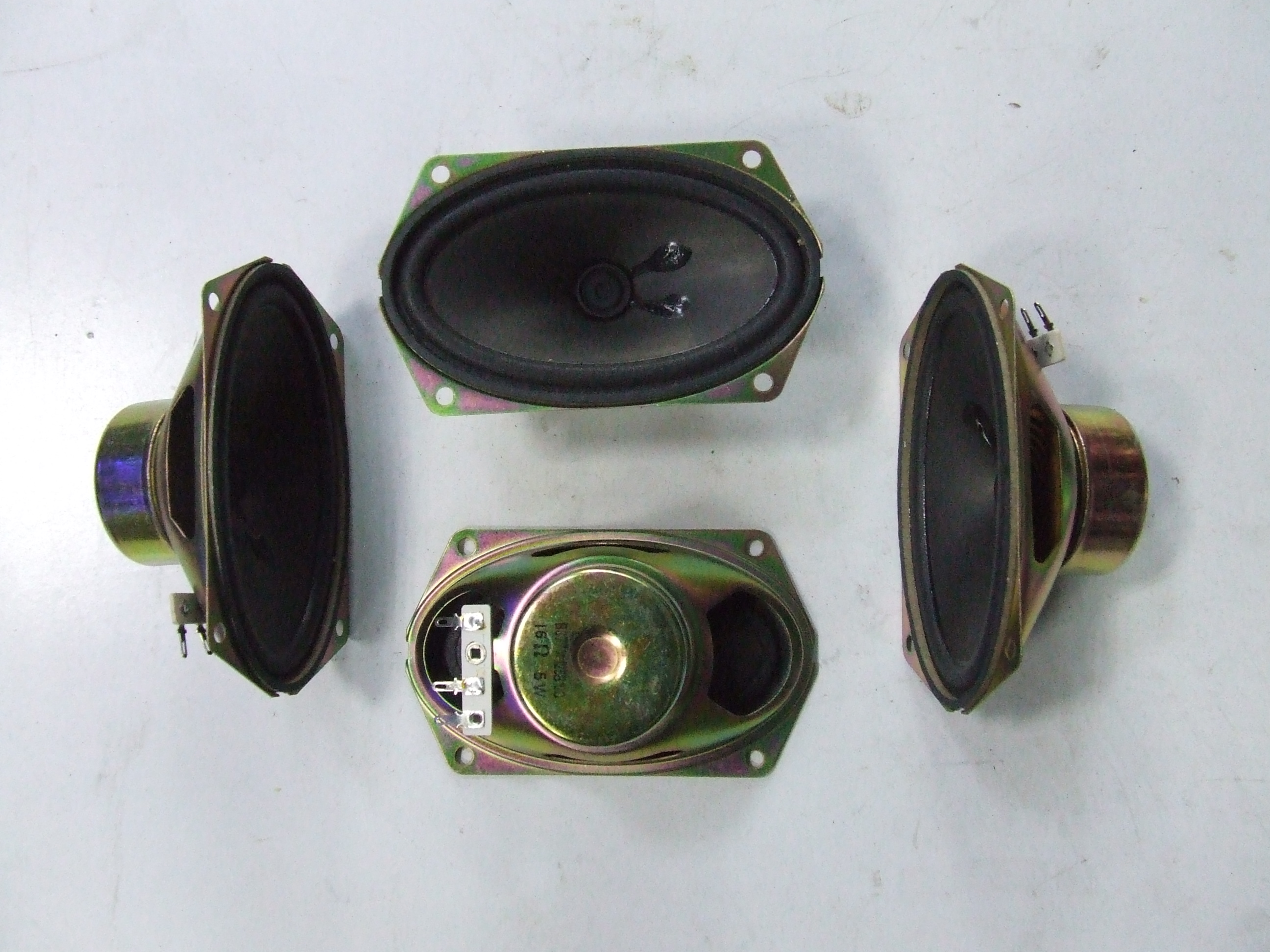 ALTOPARLANTE AMAGNETICO OVALE KIT 4 PEZZI 16 OHM 5W 78X128MM ALTOPARLANTE AMAGNETICO OVALE KIT 4 PEZZI 16 OHM 5W 78X128MM