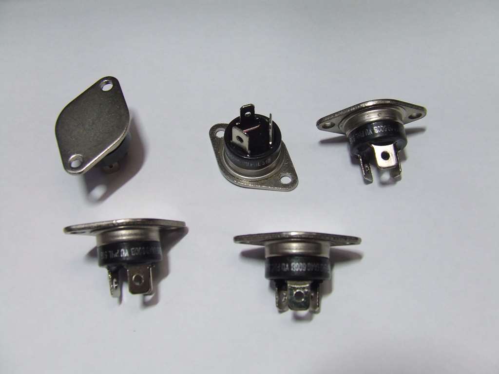 BTA 40 600 B TRIAC METALLICO CONTENITORE TO 3 DELLA ST KIT 5 P BTA 40 600 B TRIAC METALLICO CONTENITORE TO 3 DELLA ST KIT 5 P