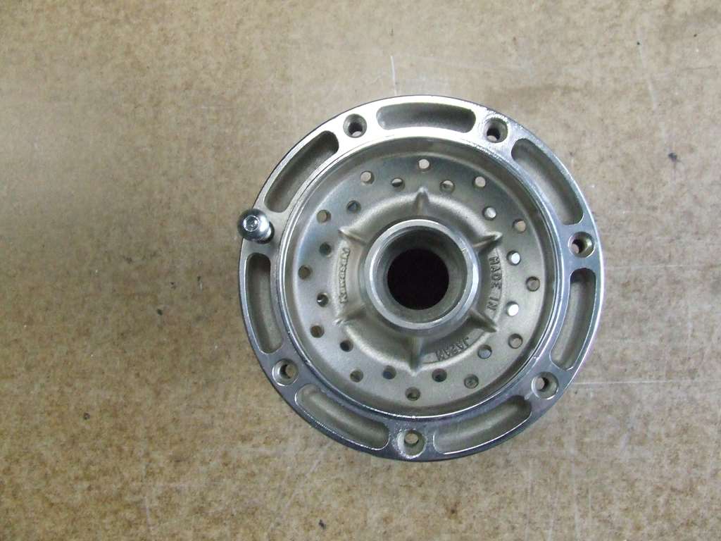 KAWASAKI VN 1500 VULCAN MOZZO RUOTA ANTERIORE USATO KAWASAKI VN 1500 VULCAN MOZZO RUOTA ANTERIORE USATO