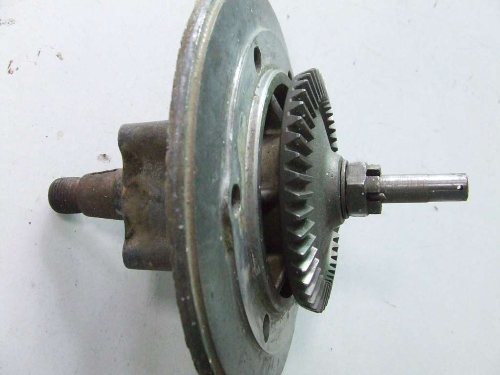 INNOCENTI LAMBRETTA 125 D PIATTELLO RUOTA POSTERIORE USATO INNOCENTI LAMBRETTA 125 D PIATTELLO RUOTA POSTERIORE USATO