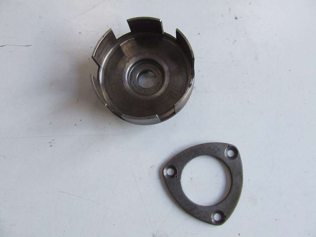 INNOCENTI LAMBRETTA 125 D 1953 CAMPANA FRIZIONE USATO INNOCENTI LAMBRETTA 125 D 1953 CAMPANA FRIZIONE USATO