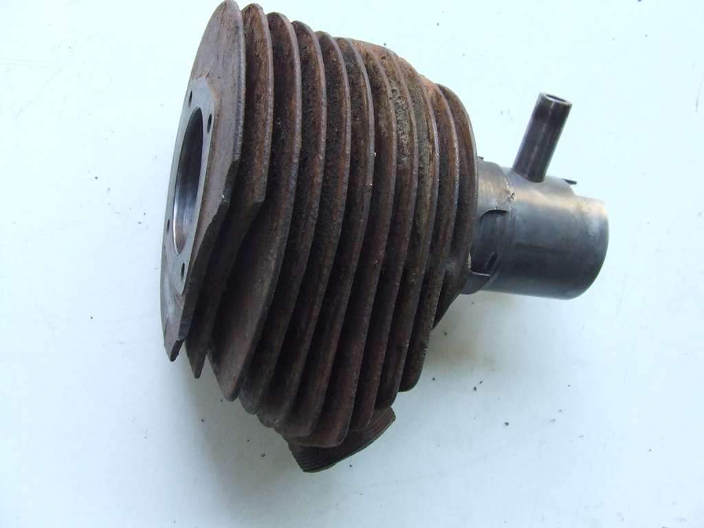 INNOCENTI LAMBRETTA 125 D 1953 CILINDRO E PISTONE USATO INNOCENTI LAMBRETTA 125 D 1953 CILINDRO E PISTONE USATO
