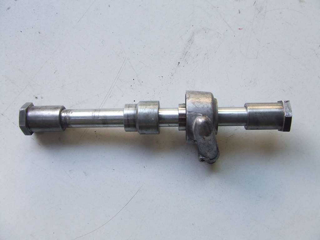 KAWASAKI 2 TEMPI 400 O 500 CC PRIMA SERIE ASSE RUOTA USATO KAWASAKI 2 TEMPI 400 O 500 CC PRIMA SERIE ASSE RUOTA USATO